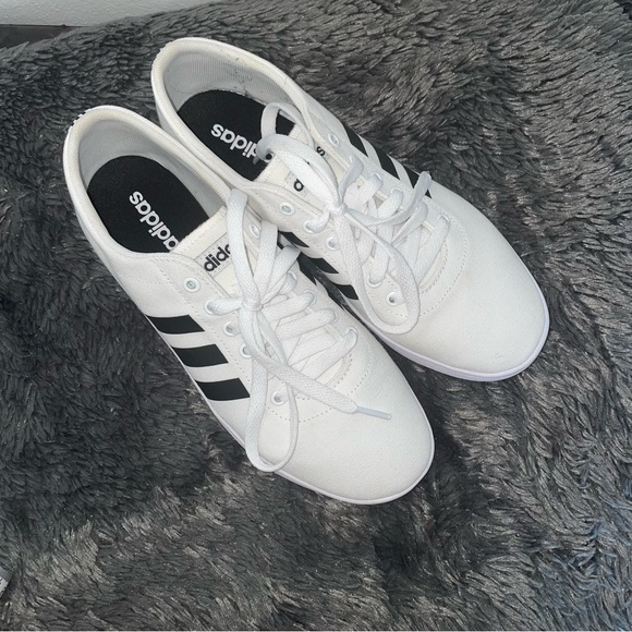 Adidas shoes - Picture 2 of 4